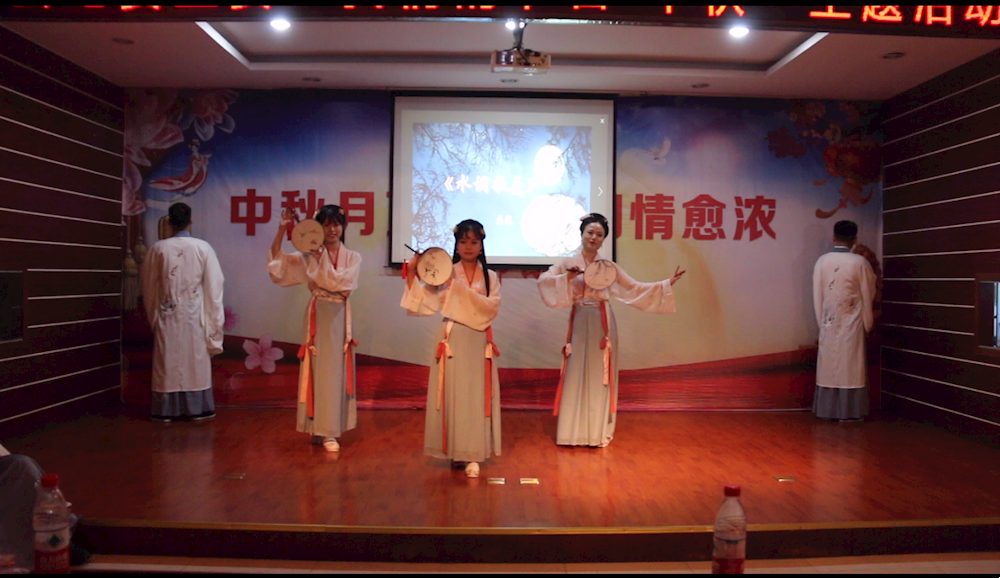 983d1b2122b448318b87afce22cdbc27.Png